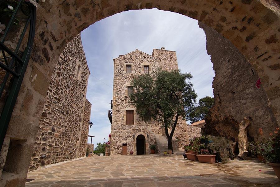 Petropoulakis Tower Hotell Gytheio Exteriör bild