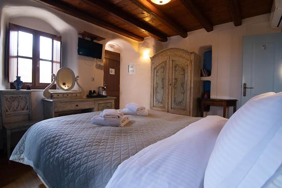 Petropoulakis Tower Hotell Gytheio Rum bild